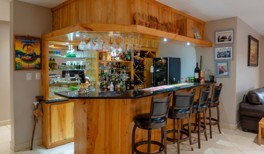 5 Bedroom Property for Sale in Paradise Beach Eastern Cape